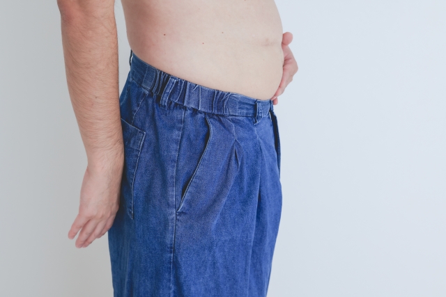 ガリガリ男はモテない！？ 筋トレなしで痩せ型男子がお洒落見えするモテコーデ