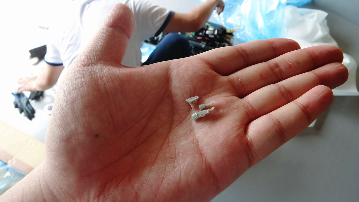 エアコンのルーバーからカタカタ音が!?原因と対処方法を教えます！電気工事ならDENKI110