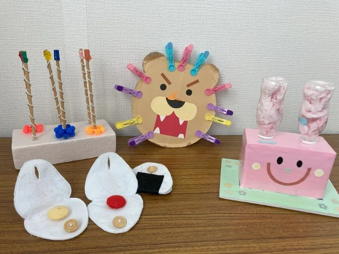 子どもの発達に欠かせない粗大運動と微細運動とは？違いや発達を促すポイントをまとめます。スタジオそら運動・言葉・社会性などの発達を促す療育