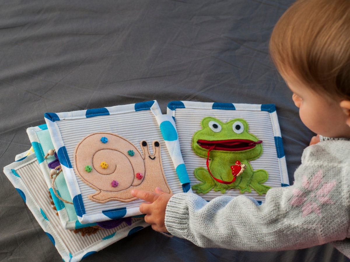 乳児保育Ⅱの授業で手作りおもちゃを製作しました学科ニュース学校法人 桜花学園 名古屋短期大学