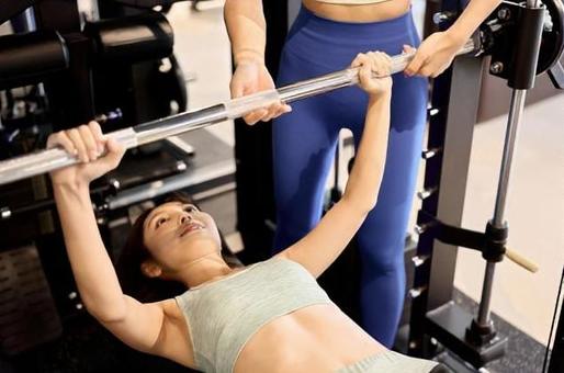 女性にも大胸筋の筋トレは必要？期待できる4つの効果とおすすめメニュー10選 -女性専用低価格パーソナルジム体験予約受付中ファディ