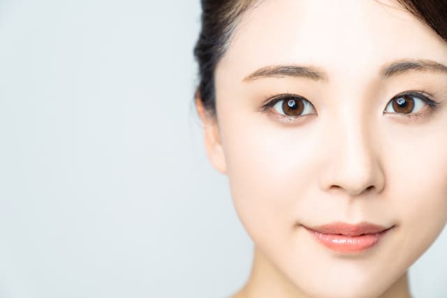 アーモンドアイメイクとは？一重・奥二重・二重別のやり方整形なしでかわいい目元♡LIPS