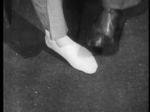 足を踏むの写真素材写真素材なら「写真AC」無料 フリー ダウンロードOK