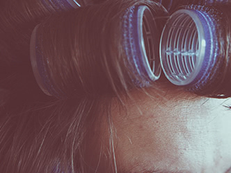 頭皮ニキビの原因と治療法を紹介！できやすさに男女差はある？ハダメディア by BIHADADO.TOKYO