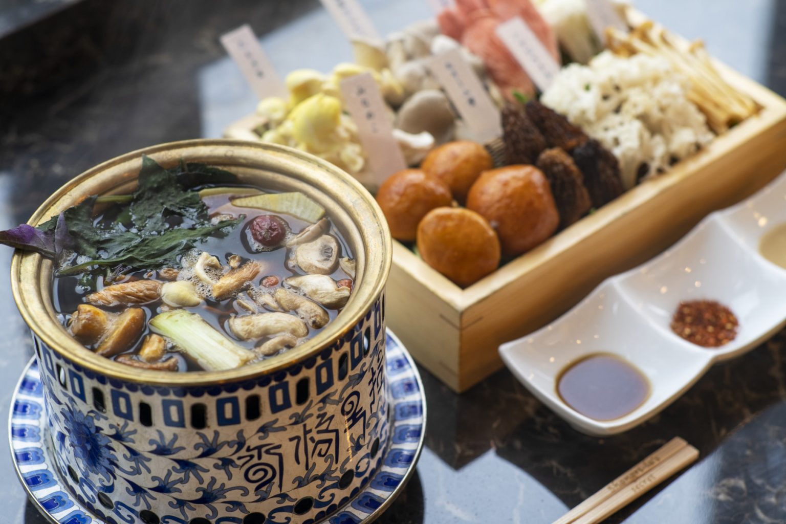 東京 女性に人気の鍋料理10選!火鍋・薬膳鍋など女子会におすすめの店食べログまとめ