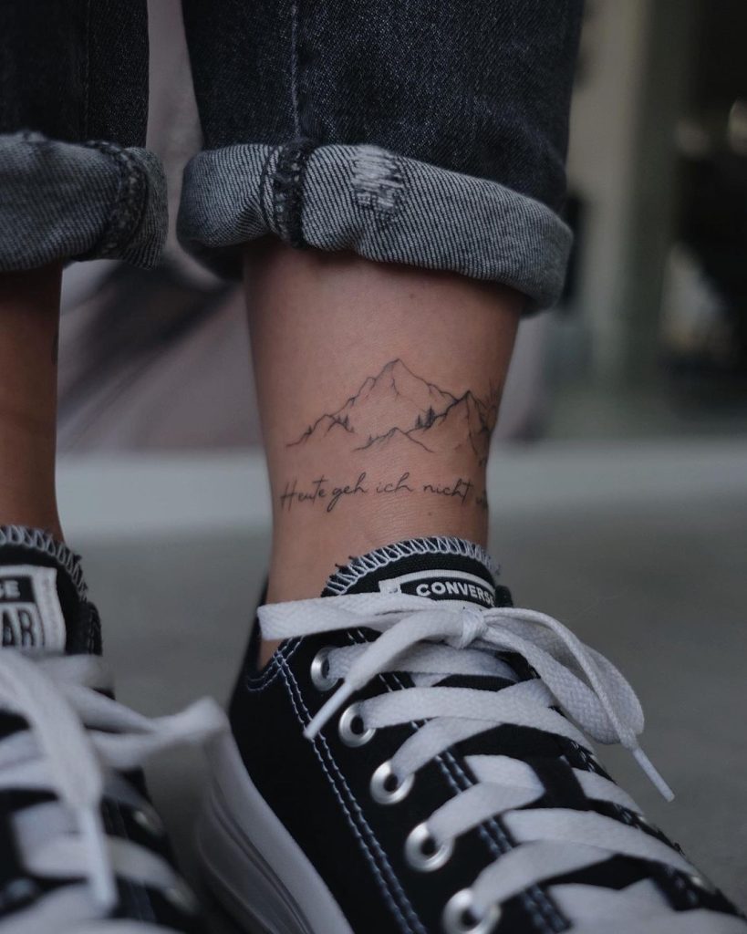 胸 – Tifana Tattoo – 東京・渋谷のタトゥースタジオ