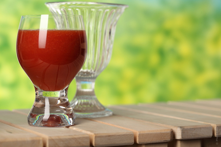 トマトジュースの効果とは？美容・栄養・効果的な飲み方と選び方を徹底解説 – イミコトマルシェ マガジン