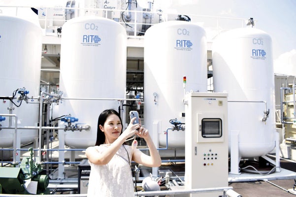 タレントのMEGUMIさんが『AROMATICA』ヘアケア・フェムケアラインのイメージモデルに就任！ 撮影の裏側を収録したスペシャルインタビュー動画を公開Cinderella Fit