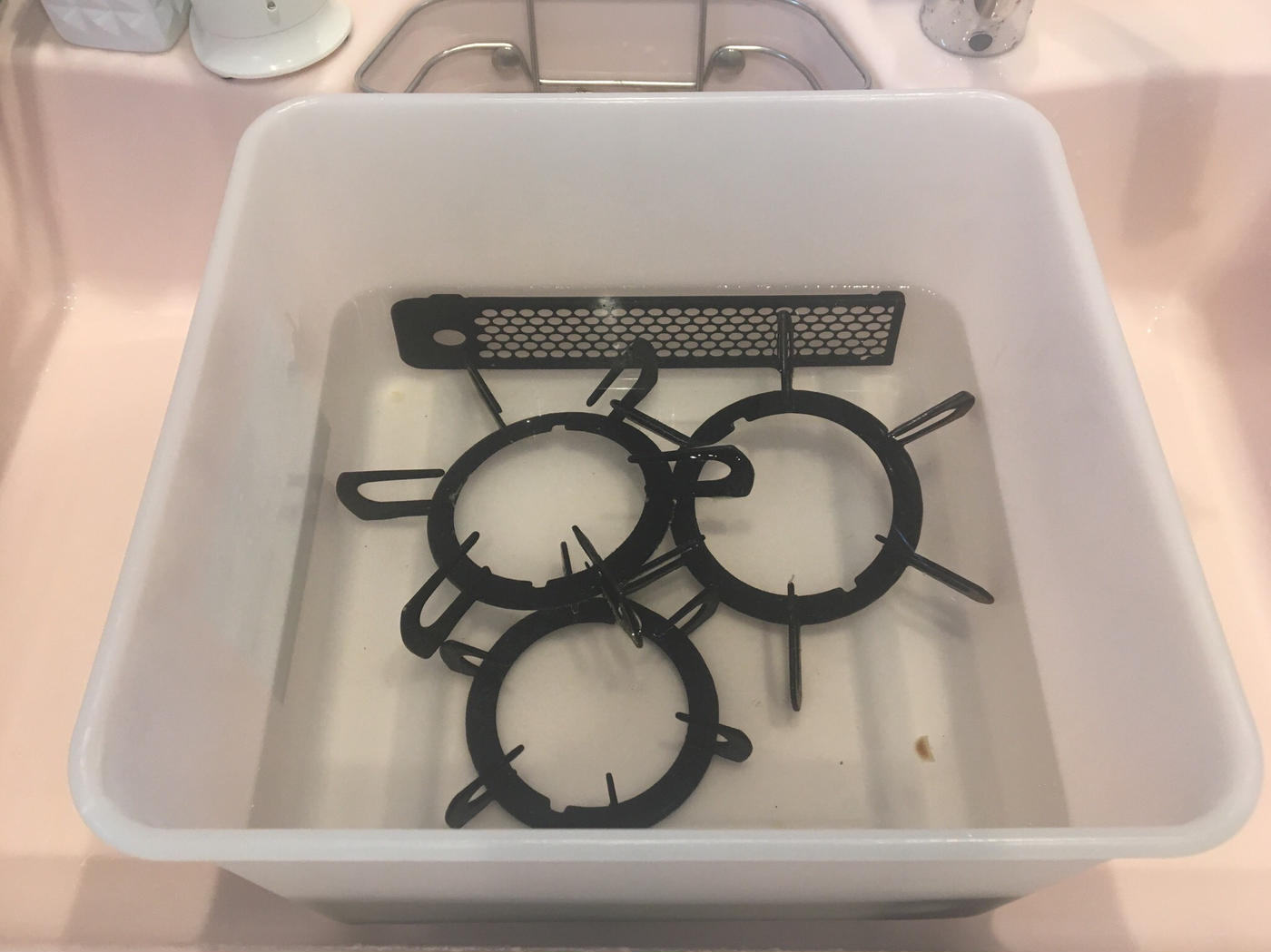 Amazon.co.jp: カインズ CAINZ重曹クリーナー 4枚 アイボリー ゴムラテックス 油汚れ レンジ 換気扇 コンロ 調理家電 シンク台所 スポンジ キッチン クリーナー剤 洗剤 掃除 : ドラッグストア