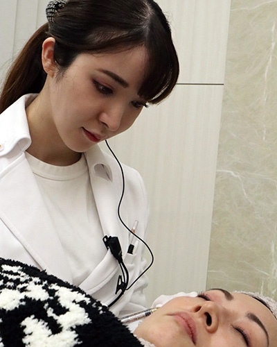 美人女医にこっそり聞いた♡ 友利新先生の「27歳からの美習慣」を大公開！ 劣化知らずの30代美女が教えてくれた美のヒミツMORE