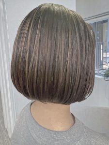 30代40代白髪ぼかしハイライト×ナチュラル透明感アッシュカラー：L237550217スタートウキョウ 渋谷 STARTOKYO のヘアスタイルホットペッパービューティ