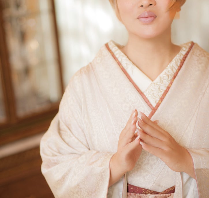 首が短い、肩幅が広いetc.“体型悩み”をカバーするTシャツの着こなし方 - LOCARI ロカリ