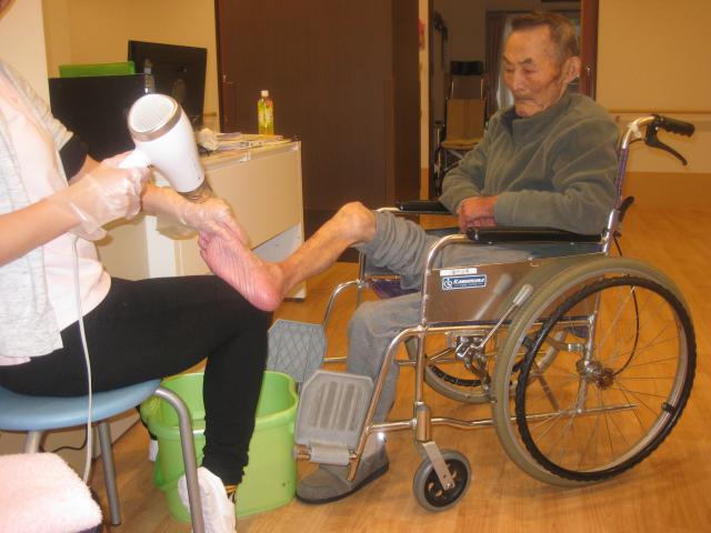 足浴の準備・実施方法動画でわかる看護技術看護roo! カンゴルー