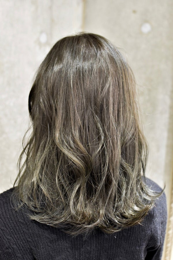 緑系ヘアカラーの髪色見本15選！似合う人の特徴や色落ちを防ぐ方法もLIPS