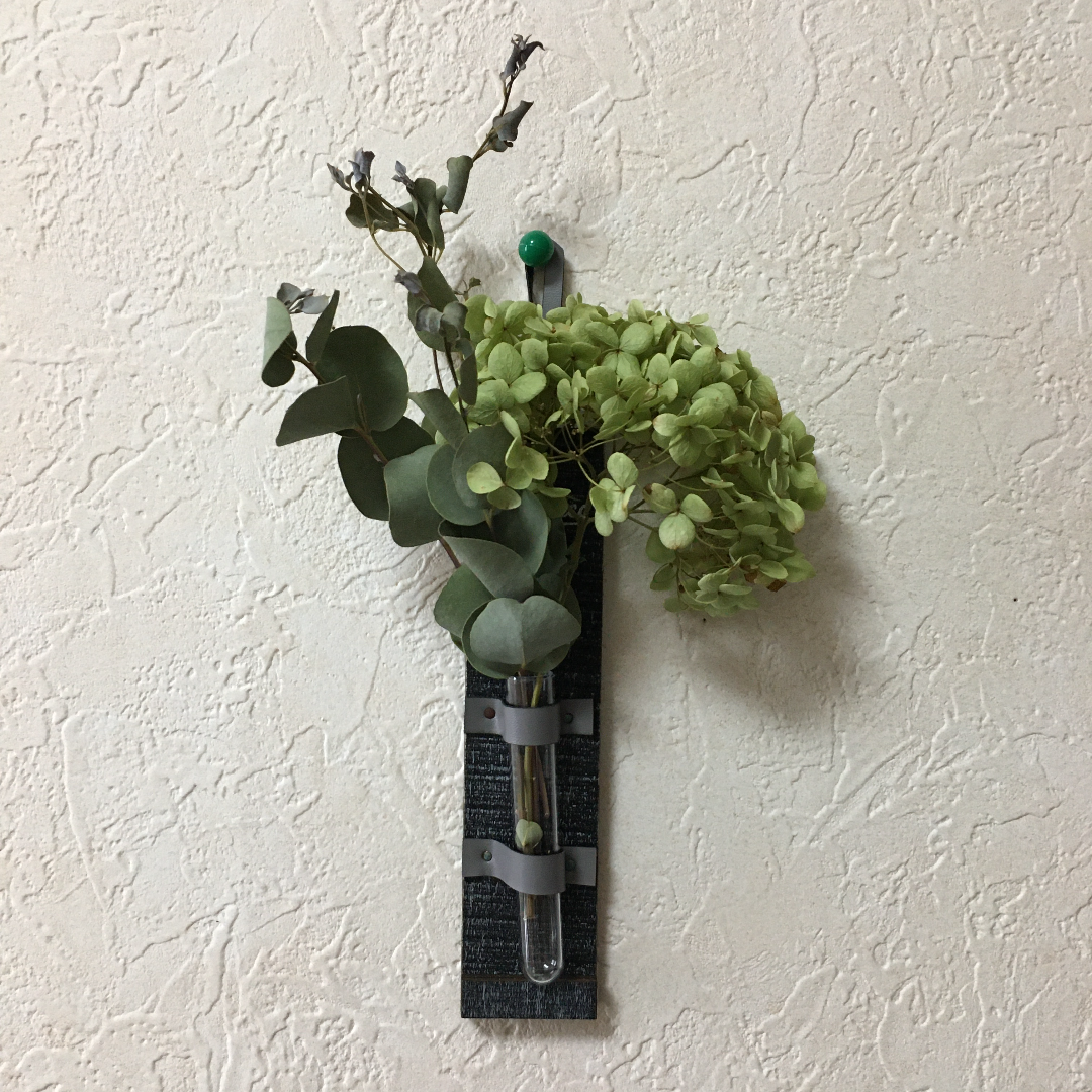 簡単吊るすだけ！きれいに長持ちするドライフラワーの作り方 - 北欧、暮らしの道具店