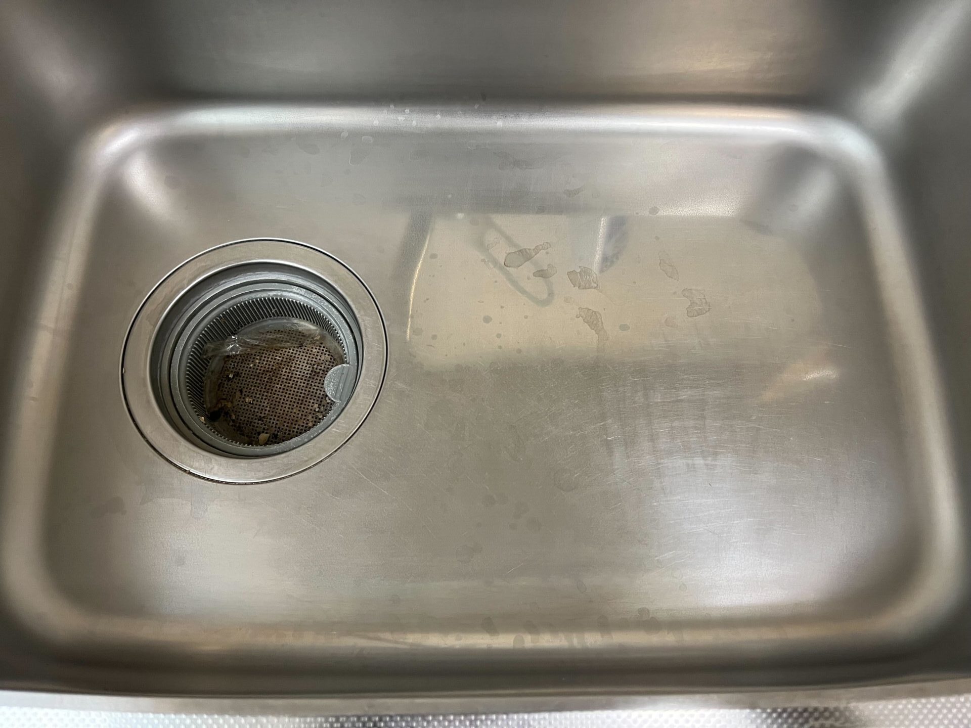 シンクの水アカをクエン酸でピカピカに！伍代工務店