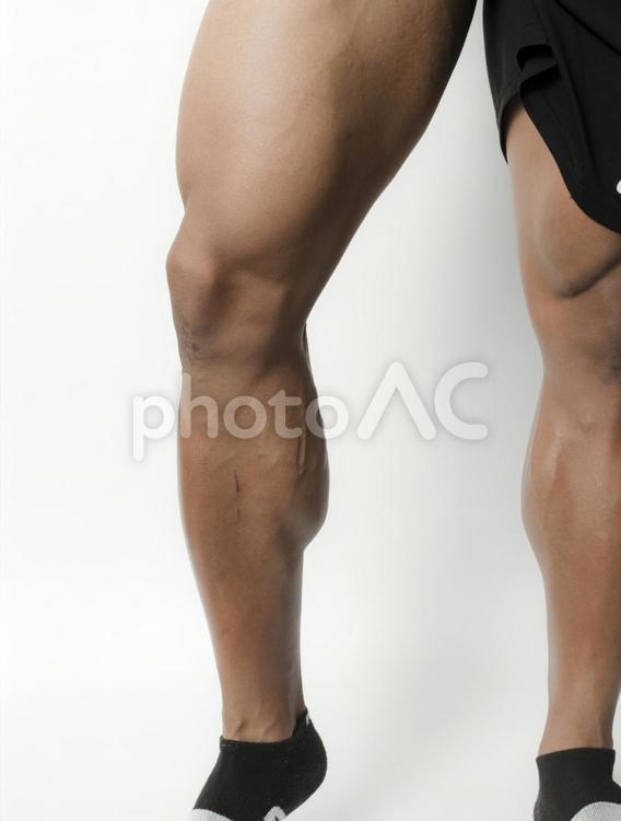 男足の筋肉デッサンが上達する図解』吉村 イラスト講座さんのマンガツイコミ 仮