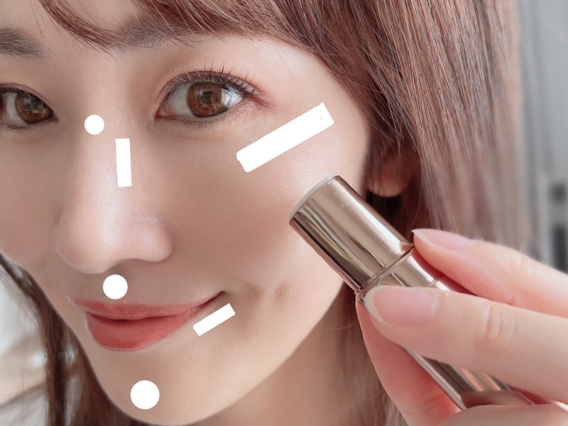 エトヴォスのアイグロスで濡れツヤまぶたに！ 色っぽさを高める夜デートメイク美的.com