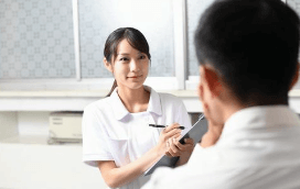 医療事務で白衣の男性医師を笑顔 - 医療、職業、人と医学の概念の写真素材・画像素材 Image 40249000