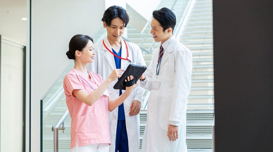 室外機蜂の巣エアコンつけても大丈夫？安全確認と駆除可能な時期