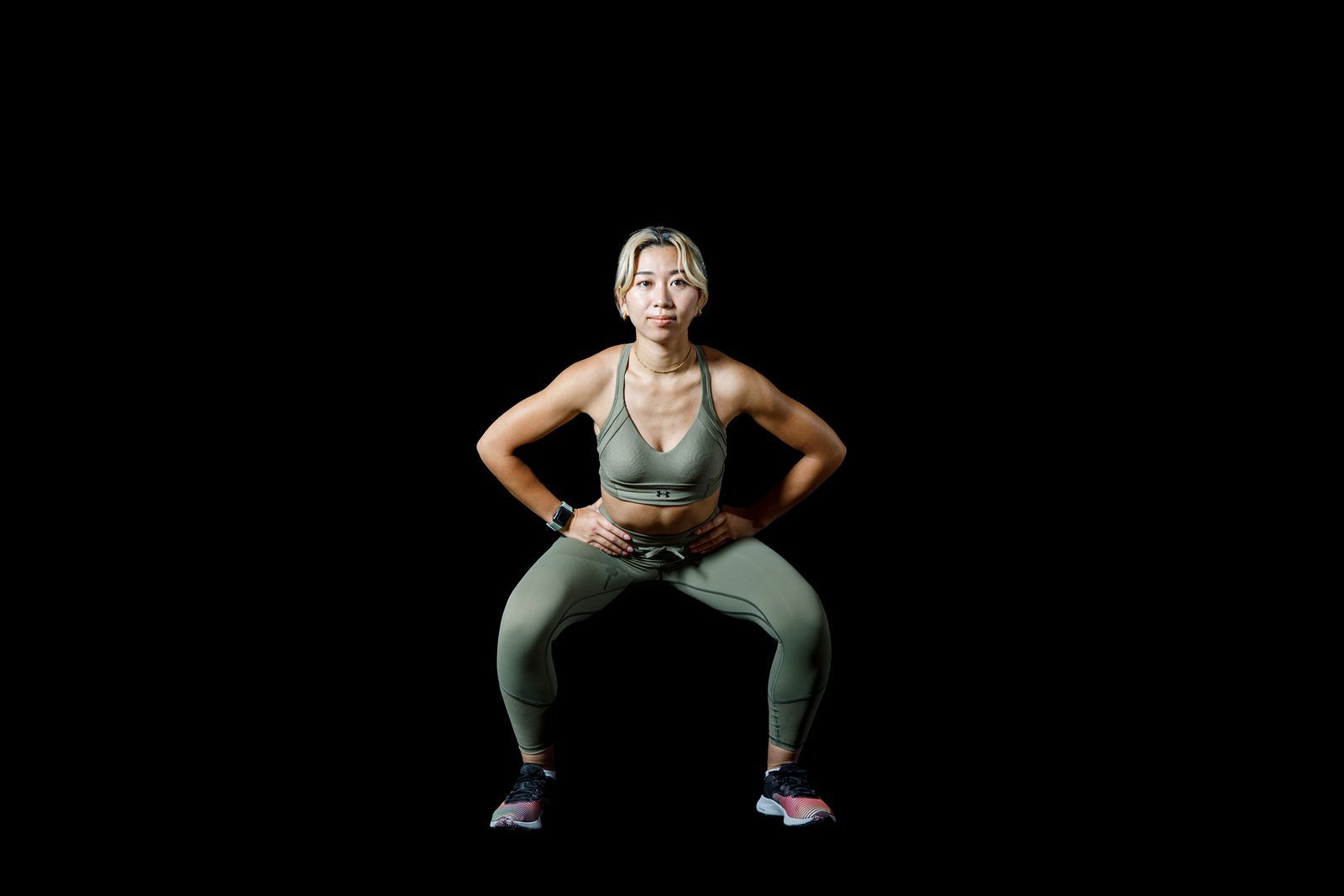 SIXPADインストラクターに学ぶ、自重トレーニング総集編 腕立て伏せ、腹筋、スクワットのやり方をおさらいGQ JAPAN