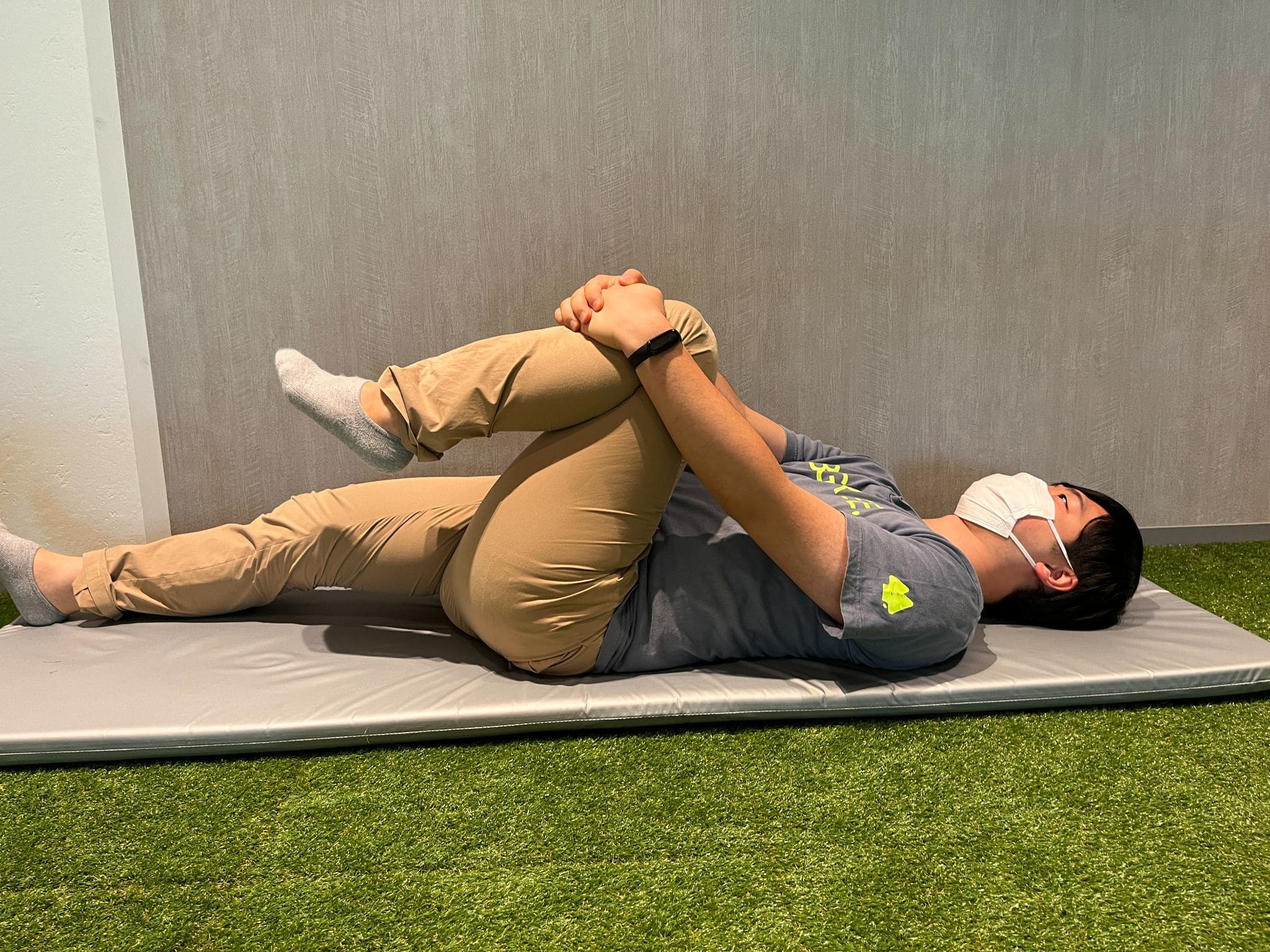 腰痛に効くストレッチをご紹介しもとがり姿勢整体院