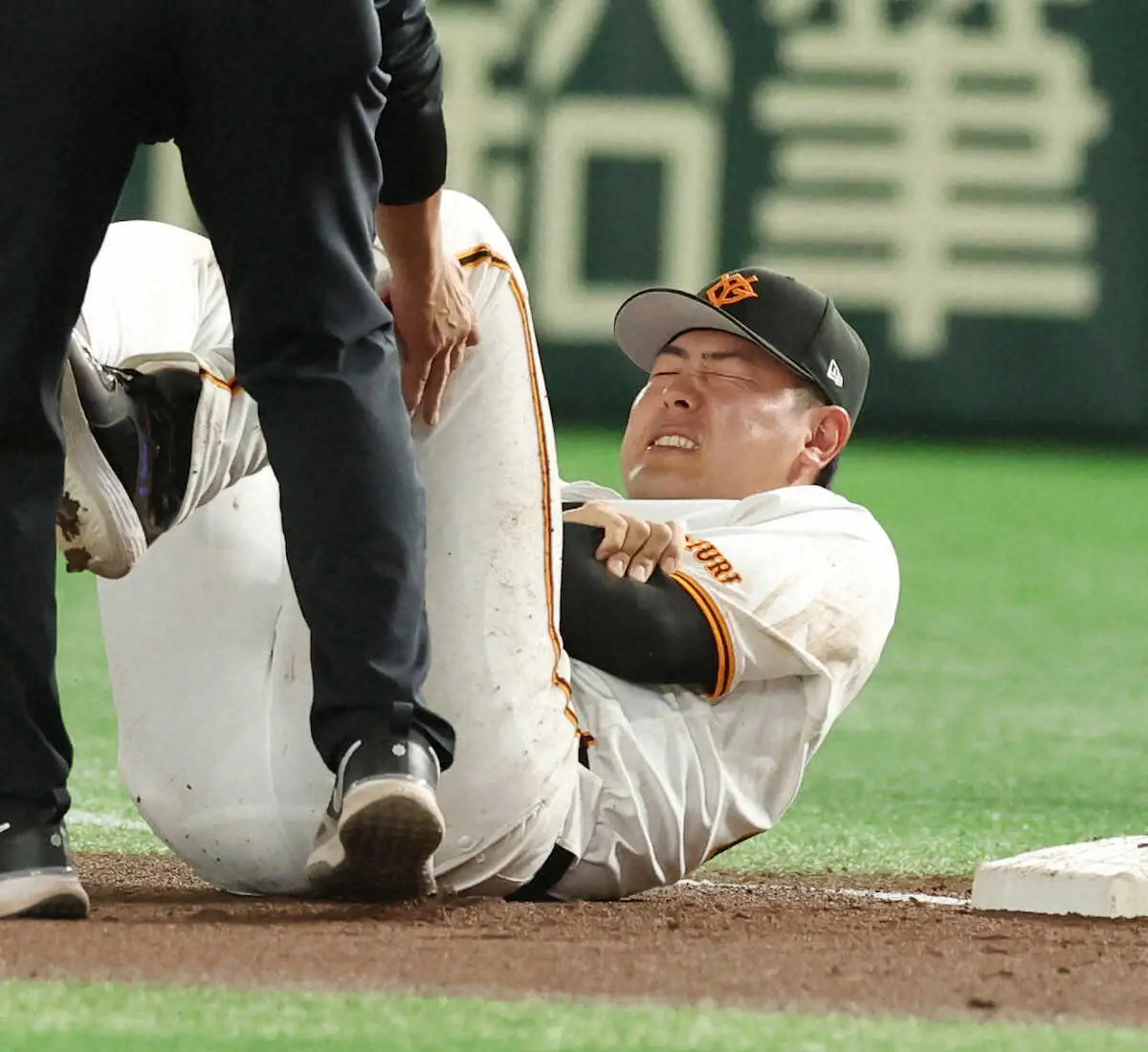 巨人 岡本和真「焦らずやるべきことをやっていきたい」 守備練習はサードとレフト 打撃練習では新器具で腰の負担軽減とケガ予防 2025年2月5日掲載 日テレNEWSNNN