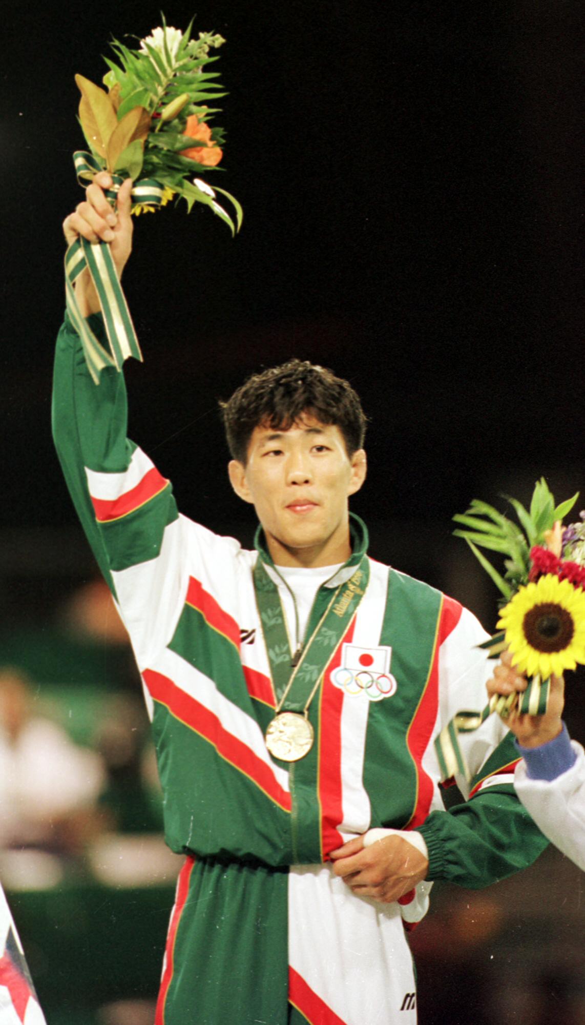 金メダルをなぜ噛むの？ - 広島で面白いことを考える広告会社大蔵笑