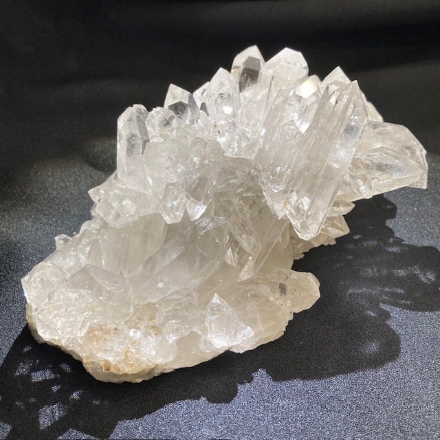 クォーツ 水晶 にはどんな種類があるの？カラッツ Gem Magazine