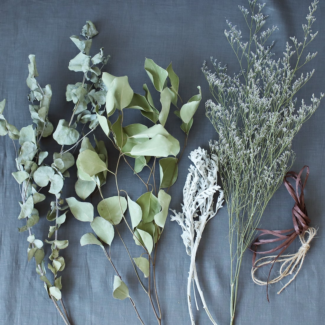 初心者でも簡単！自宅で楽しむドライフラワーの作り方 – &YOUKAENアンドユーカエン