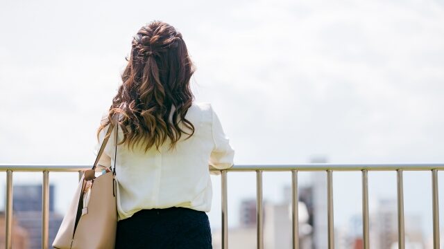 Japanese original postmortem photography. Meiji era. 永遠に閉じない子供の口 遠くを見つめる悲しい表情にこの写真の本当の意味を お分かりいただけるだろうか In our store, you can find a
