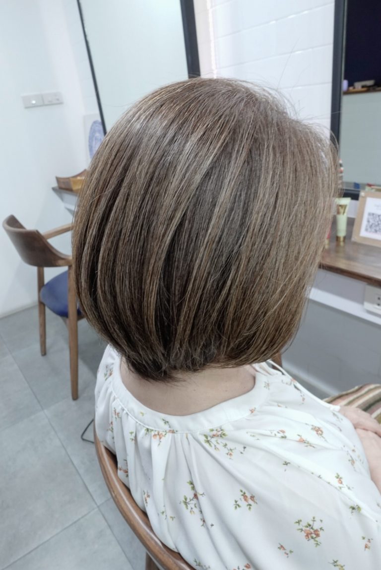 白髪率８０％のシルバー系カラーの白髪ぼかしハイライト - andgray 頭皮ケア薄毛対策&白髪対策専門美容室