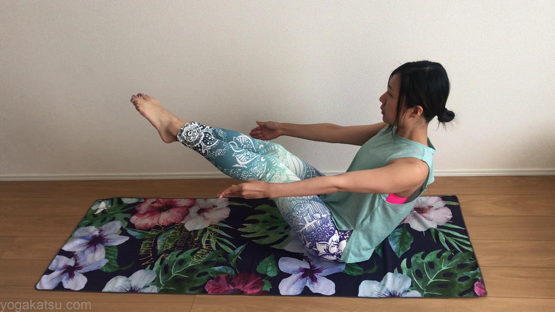 ヨガポーズ 立位で弓を引くポーズの効果的なやり方と簡単なコツ美健ねっと