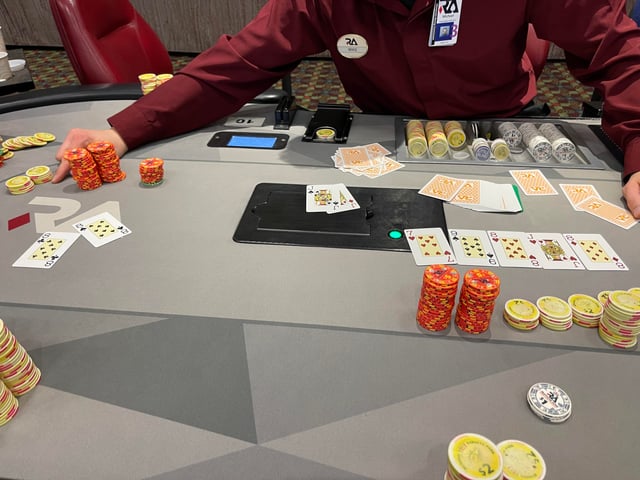 ポーカーの役を強さ順に解説！確率や数字の強さも紹介 初心者必見