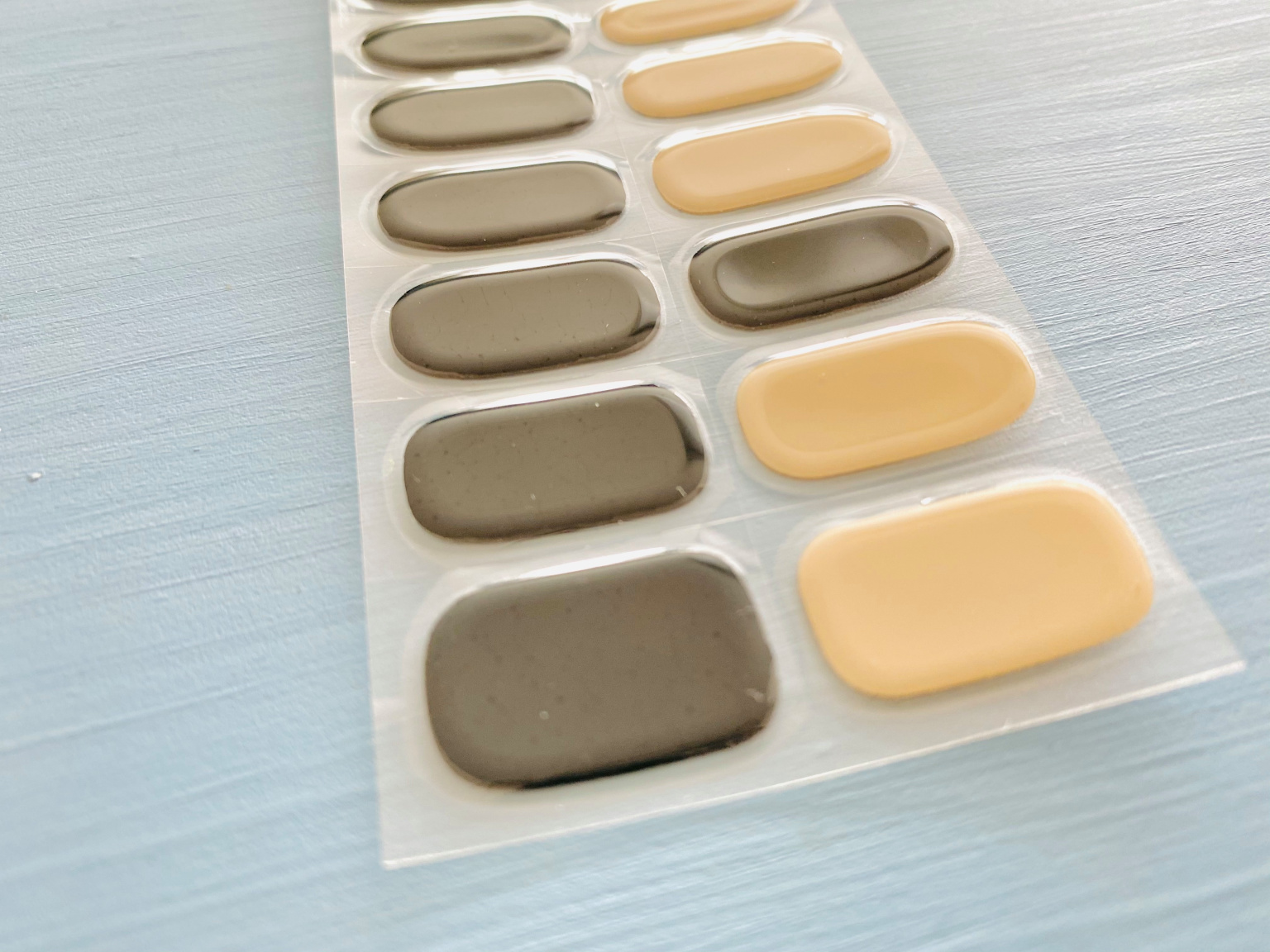 硬化してもジェルネイルが固まらない！ベタベタが残る原因と対処法って？ - Unknown Beauty Place アンノウン・ビューティ・プレイス