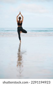 女性のライフスタイルにヨガで寄り添う「ウーマンライフヨガ」の魅力とは - YogaFull