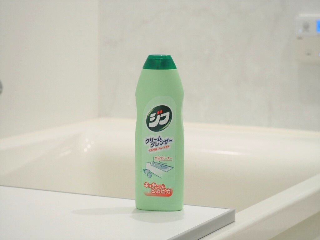 御影石の浴室床のクリーニング