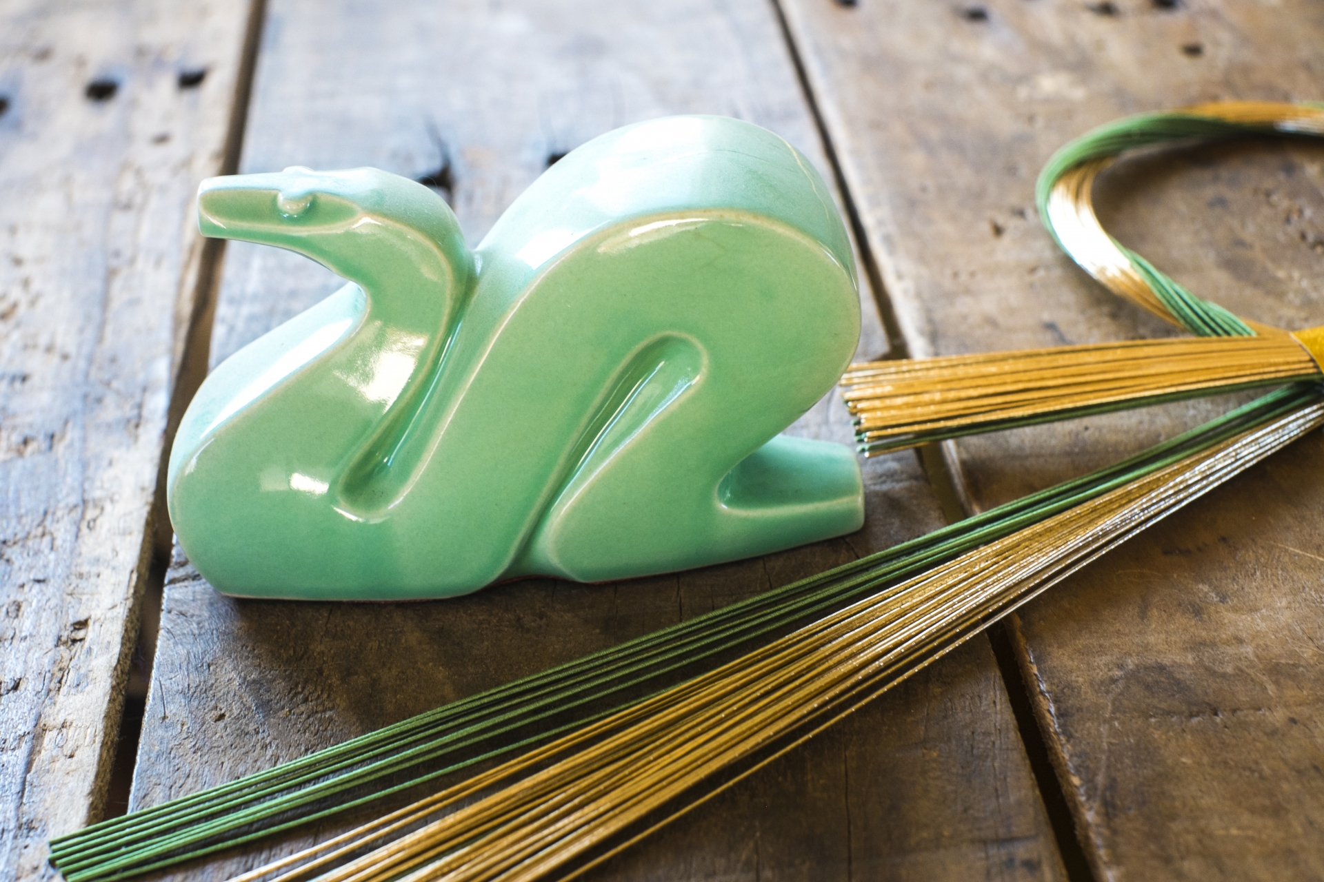 2025年の干支は「巳年」。60年に一度の乙巳年はどんな年？へびの開運グッズもご紹介招福堂