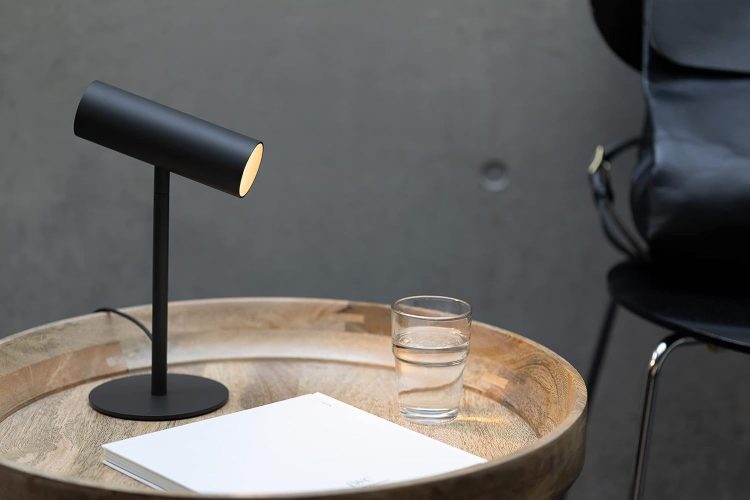 楽天市場 面発光の照明が快眠へと導くコンパクトOLEDベッドライト 寝室 スタンドライト ベッドルーム ベッドサイド 読書 睡眠 読書ライト 有機ELOLED 卓上スタンド 集中力 コンパクト 軽量 LED おしゃれ 電気スタンド 読書灯 目に優しい : 家具の里