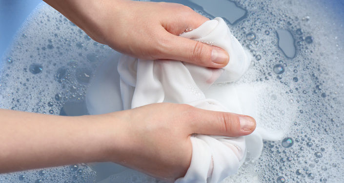 厄介なラー油のシミ抜き方法こころあらうキレイのおてつだい 宅配クリーニングのココアラ cocoara