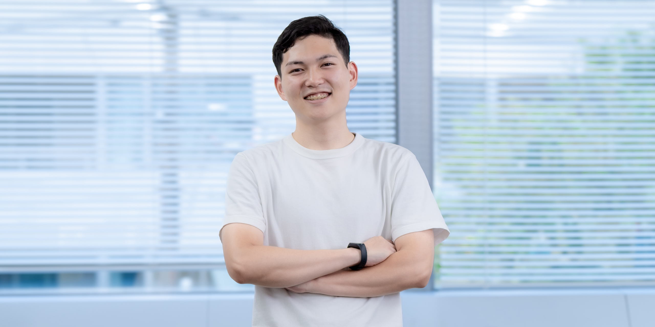 シャルル6世 1368〜1422年 の狂気の世界。1392年8月5日、ル・マンの森で猛烈な狂気の発作 を起こし、反逆罪を叫んで自分の部隊を攻撃し、4人を殺害しました。エングエラン・ド・モンストレの年代記 v.1400