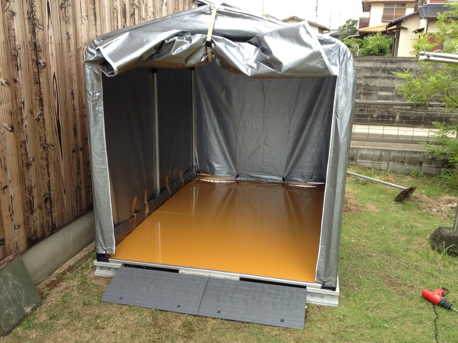 台風対策！スクリューアンカーでサイクルハウスを固定する！ - YouTube