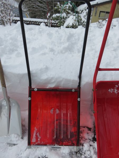 除雪のコツおしえます。雪かきのコツ 2 雪かき道具を使いこなす