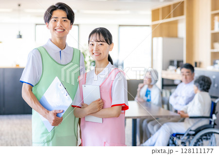 介護サービス25種類の利用シーンや組み合わせをわかりやすく解説！介護施設サービス・老人ホーム「そよ風」が教える介護の基本「ミンナノミライ」