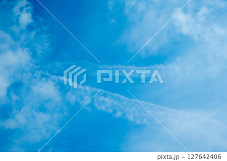 ケムトレイルの写真素材 - PIXTA