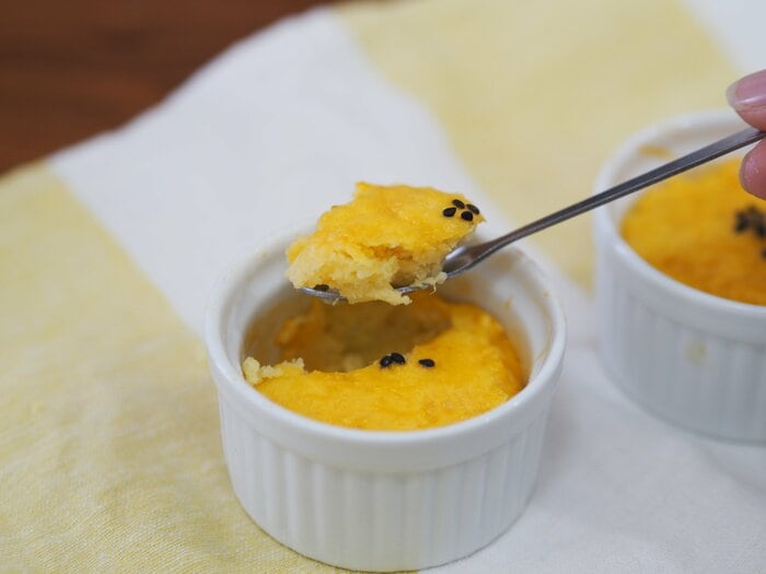 食べても太らない！腸活さつまいももち , 私がダイエットレシピの発信をしている理由は, 過去にあります😣, 過食と拒食を繰り返して,今より13キロも太ってて自分が憎くて嫌いだった😢, でも、食事制限じゃなくて, 『食事改善』をしたら無理なく痩せることができたよ✨,我慢せずにヘルシーで美味しい, ダイエットレシピを楽しんでね🫶, さつまいももち,材料 , 焼き芋100g,