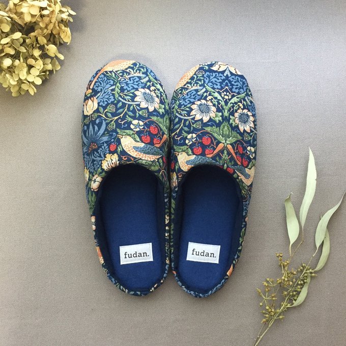 日本製 てぬぐいスリッパ 手作り 洗える レディース ルームシューズ バブーシュ スリッパ 綿100%ok-tn7520メール便送料無料 おしゃれ 来客用 春夏秋冬 オールシーズン かまわぬ×OKUMURA使うほどに風合い肌触りが良く愛着がわきます agesugi_snkの通販はau PAY