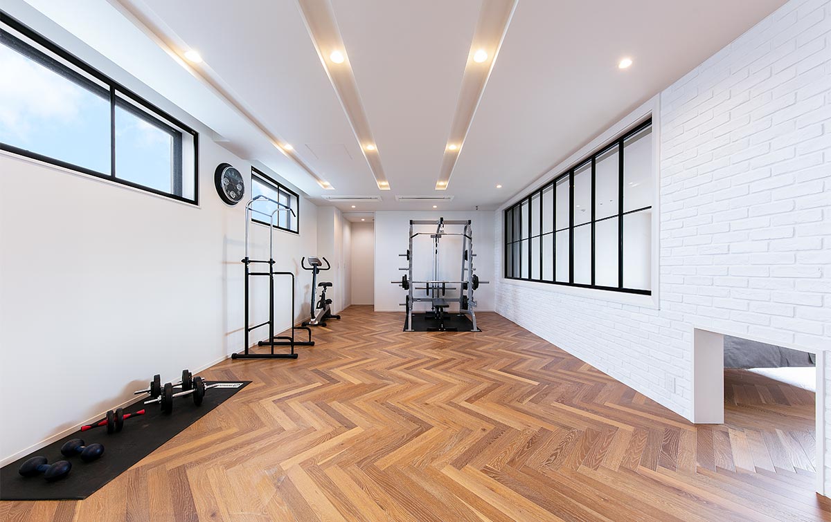 コンテンポラリースタイルのおしゃれなホームジムの画像 75選 - 2025 年 10月Houzzハウズ