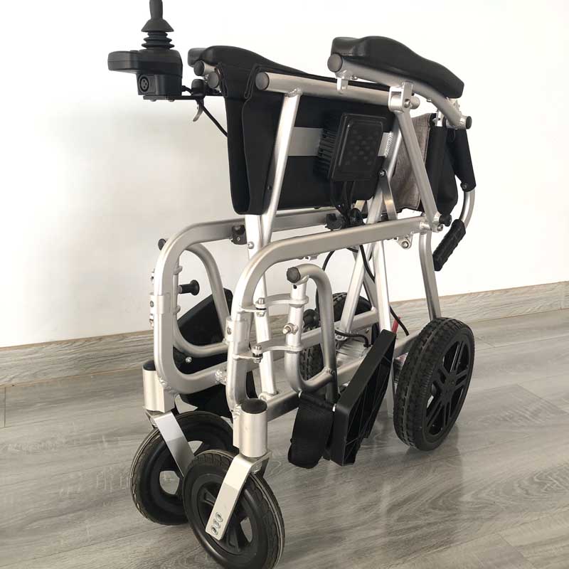 百合フロア 天気の良い日に散歩・気分転換に手浴、足浴で心地良い場所作り