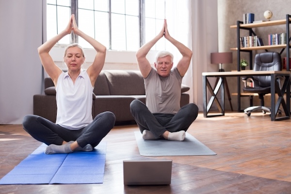 出張ヨガプログラム出張ヨガ・シニアヨガ - Juna ジュナ